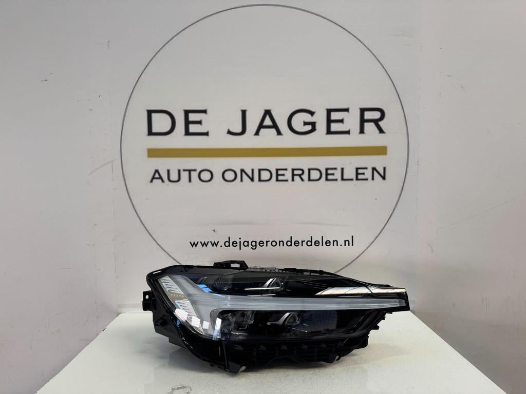 Phare droit LED VOLVO XC60 2 VOLTS 32338979, Gunnar Engellaus vag 8
405 31  Gothenburg, SE, Info@volvocars.com, Volvo Car Corporation