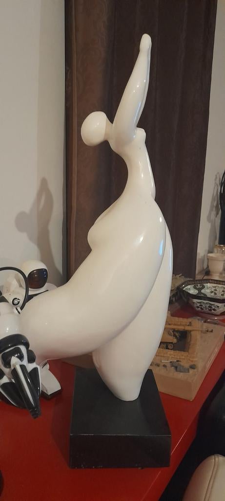 Grote moderne sculptuur Naakte Vrouw 65 cm hoog, Ophalen