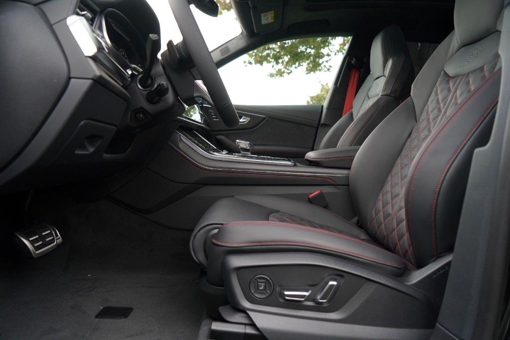 NEW Q8 PLUG IN 490PK RS-EDITION VOL CARBON/MASSA/BLACK-25%, Auto's, Automaat, 2995 cc, Q8, Wit