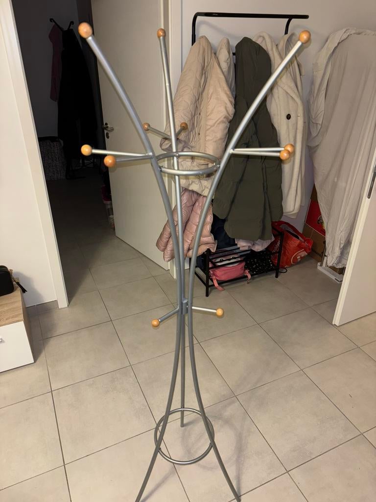 Portemanteau design sur pied, Enlèvement, Comme neuf