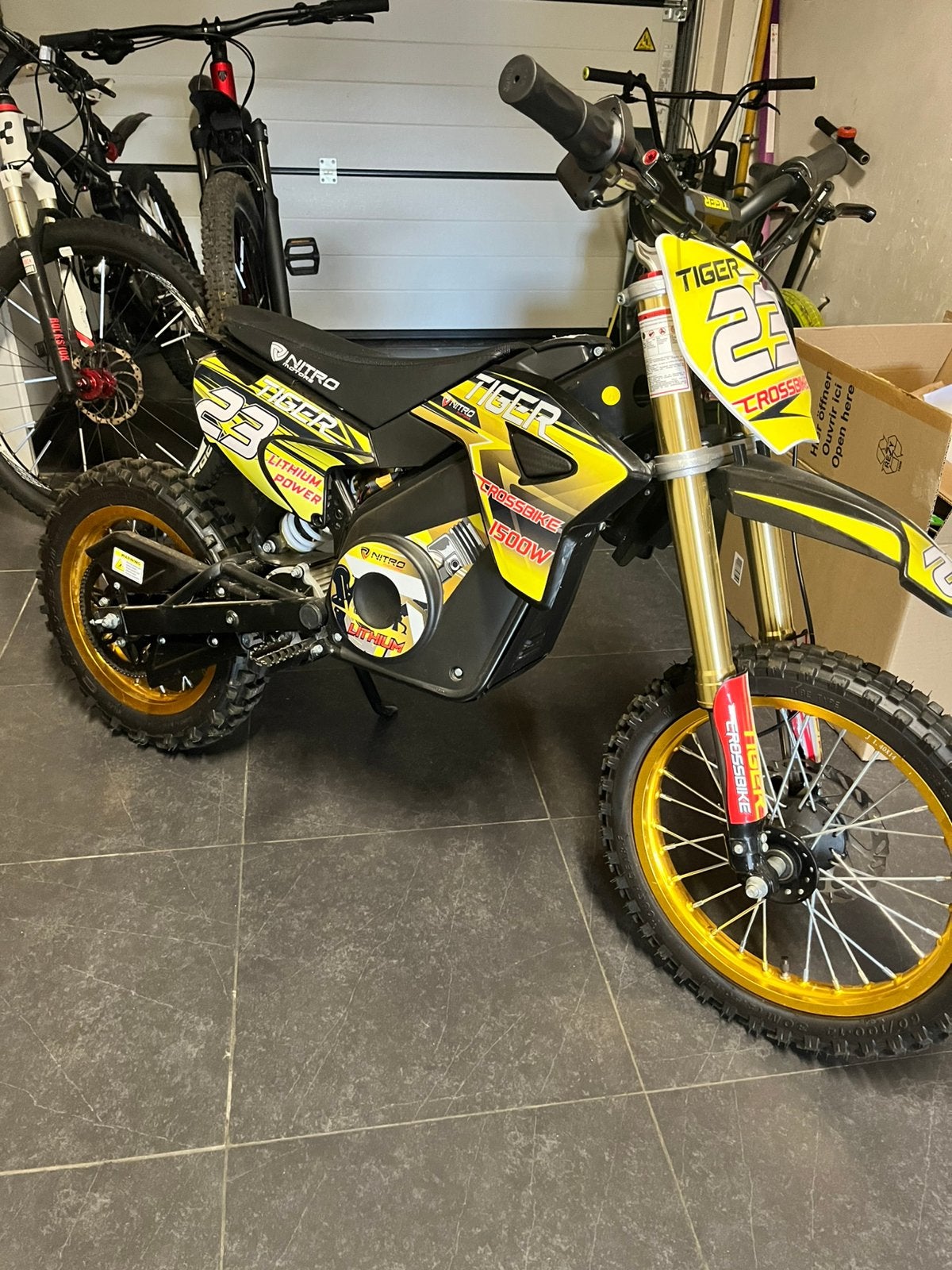 Elektrische crossmoto, Fietsen en Brommers, Ophalen, Zo goed als nieuw