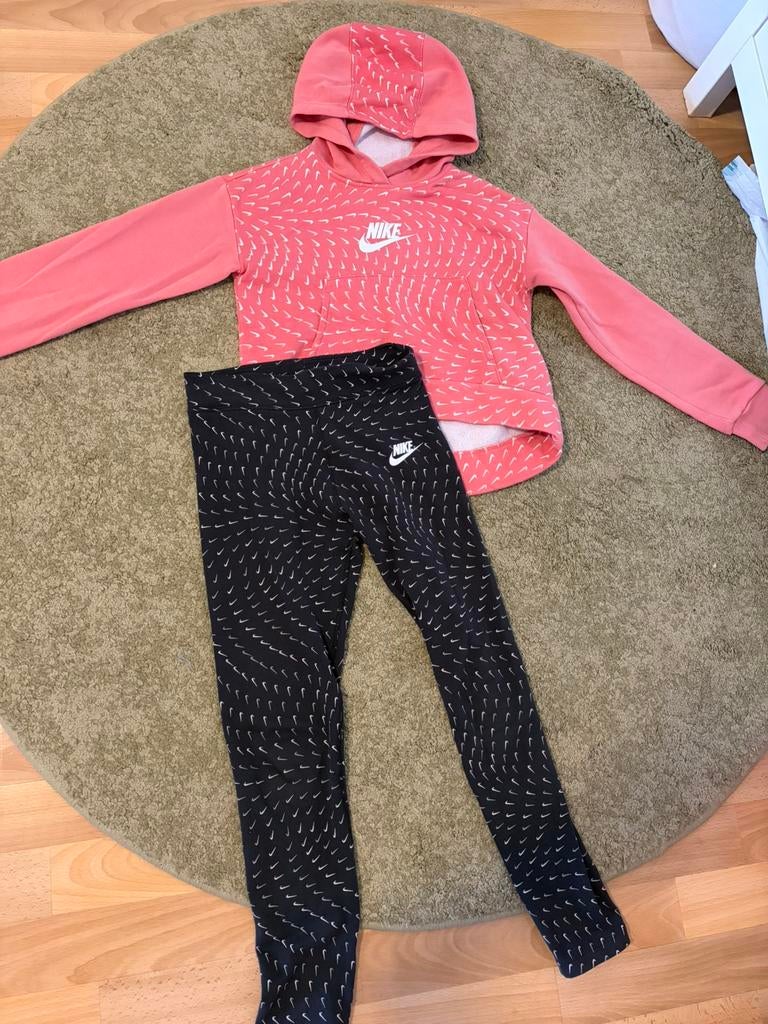 Ensemble de sport Nike pour fille, Enlèvement, Comme neuf, Fille, Vêtements de sport ou Maillots de bain