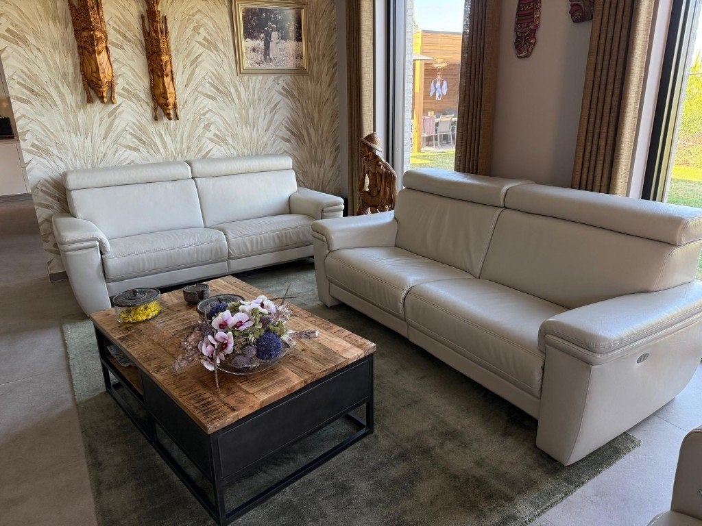Prachtig beige lederen salon in nieuwstaat, elektrisch, Huis en Inrichting, Zetels | Complete zithoeken, Ophalen, Zo goed als nieuw
