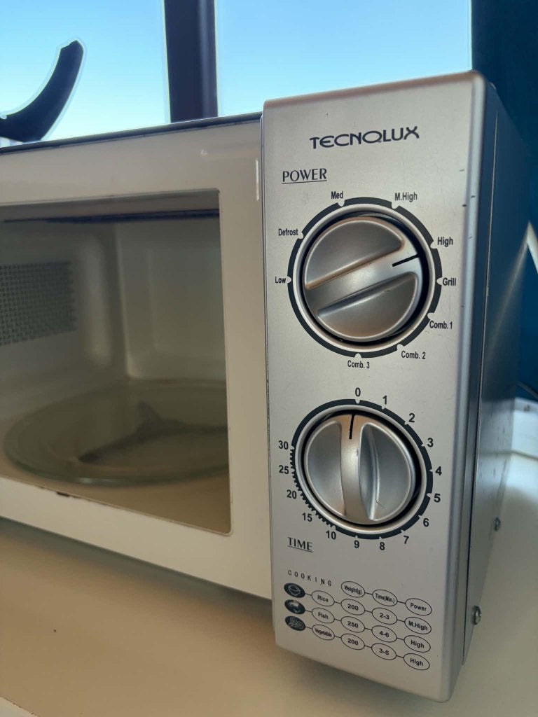Tecnolux microgolfoven met grillfunctie, Elektronische apparatuur, Ophalen, Gebruikt, Microgolfoven, Grill
