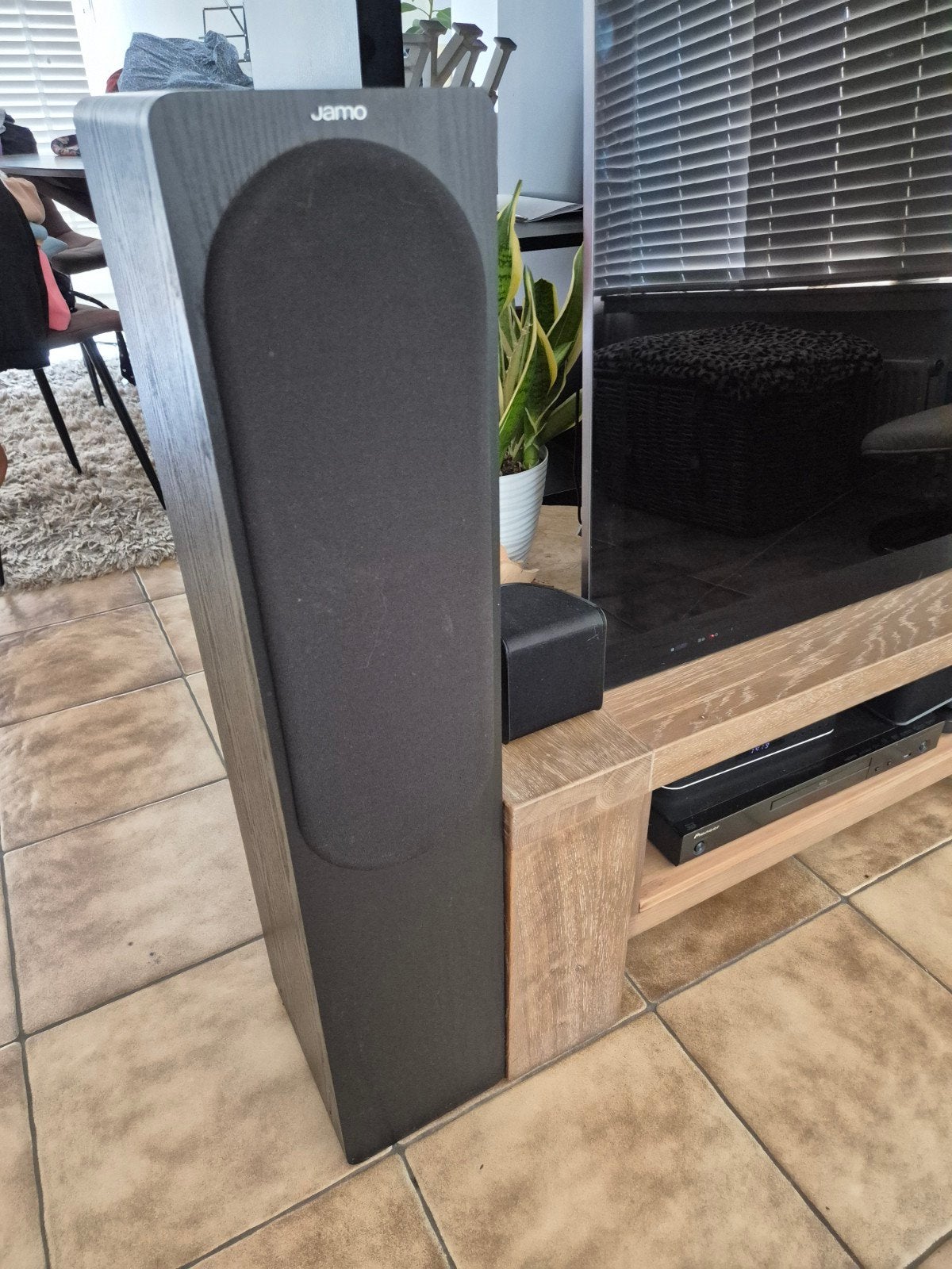 Jamo speakers 140W., Enlèvement