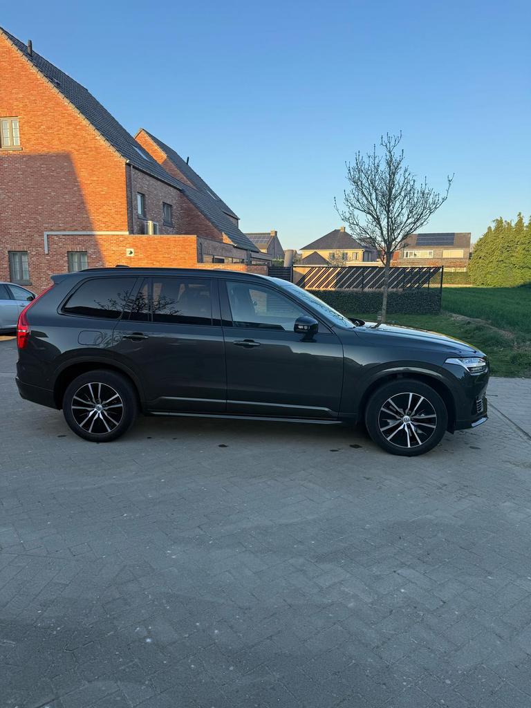 Volvo XC90 T8 AWD R-Design Plug-In Hybrid, Auto's, Parkeerassistent, Bruin, Leder, Elektrisch