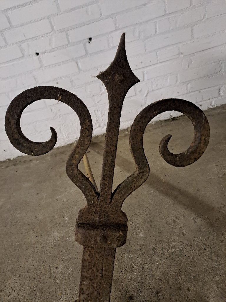 Smeedijzeren anker uit de Noodkerk van Haelen in NEDERLAND., Ophalen