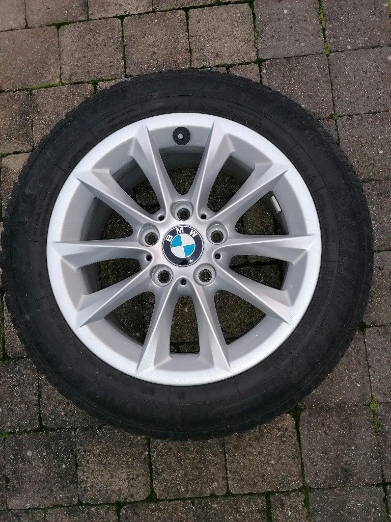 A vendre kit hiver pour BMW serie1, Autos : Pièces & Accessoires, Pneus & Jantes, Pneus et Jantes, Pneus hiver, 16 pouces, Véhicule de tourisme