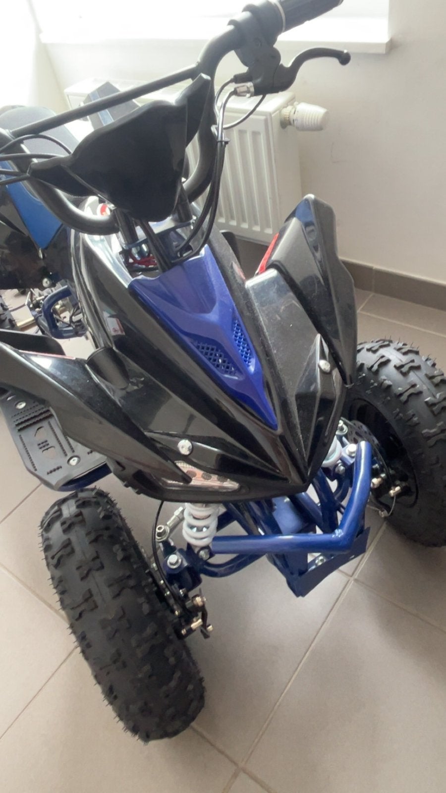 Quad electrique enfant, Fietsen en Brommers, Minibikes, Midibikes en Pitbikes, Ophalen, Zo goed als nieuw, Schijfrem, Overige typen