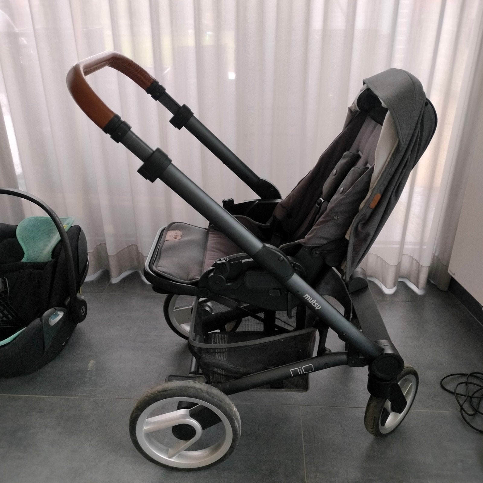 Mutsy nio wandelwagen, Ophalen