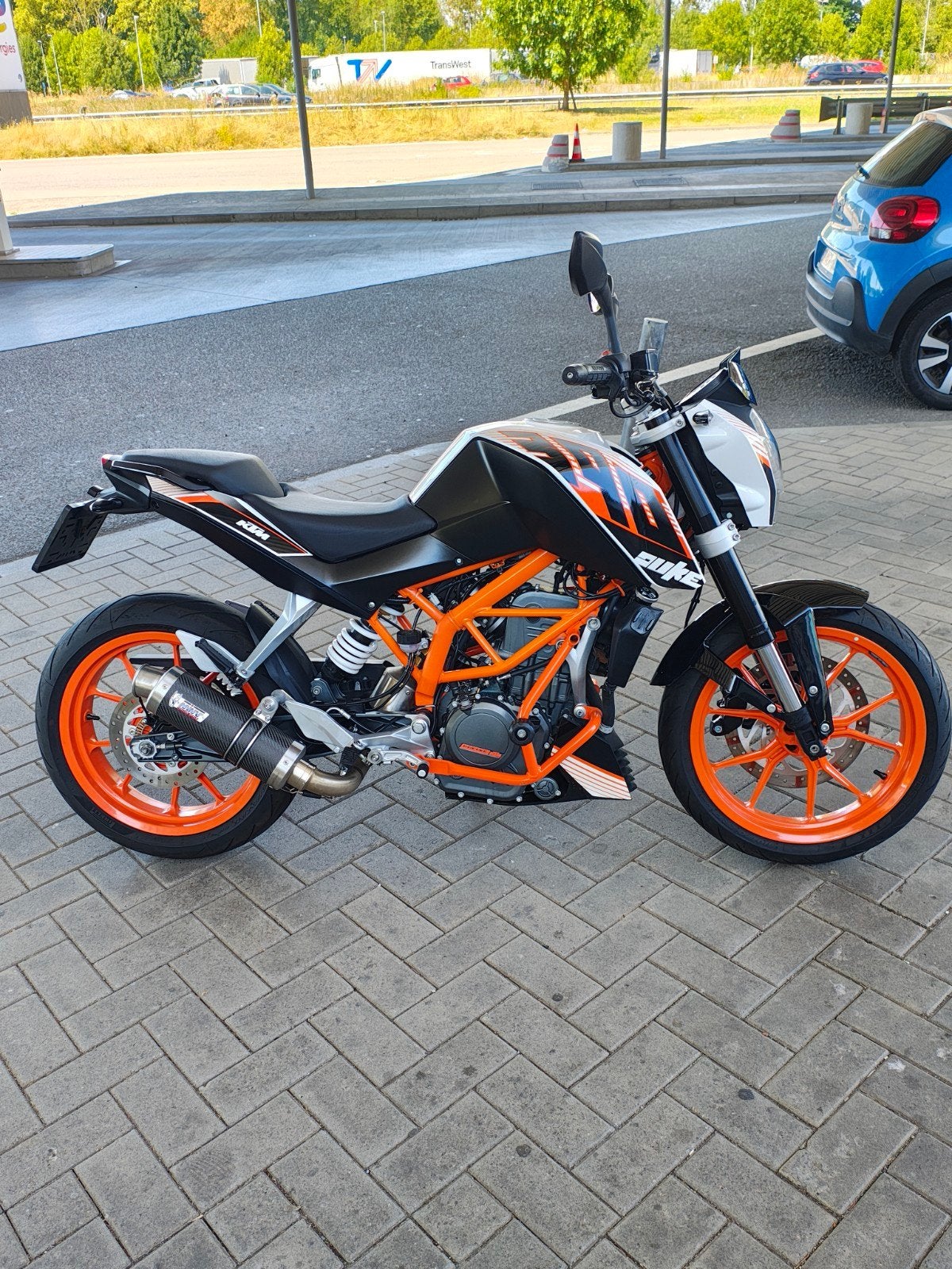 KTM DUKE 390 ÉTAT NEUF CONTRÔLE TECHNIQUE SUPER POIGNÉE CHAU, Motoren, Motoren | KTM, 3900 cc, Nieuw, Meer dan 35 kW, ABS