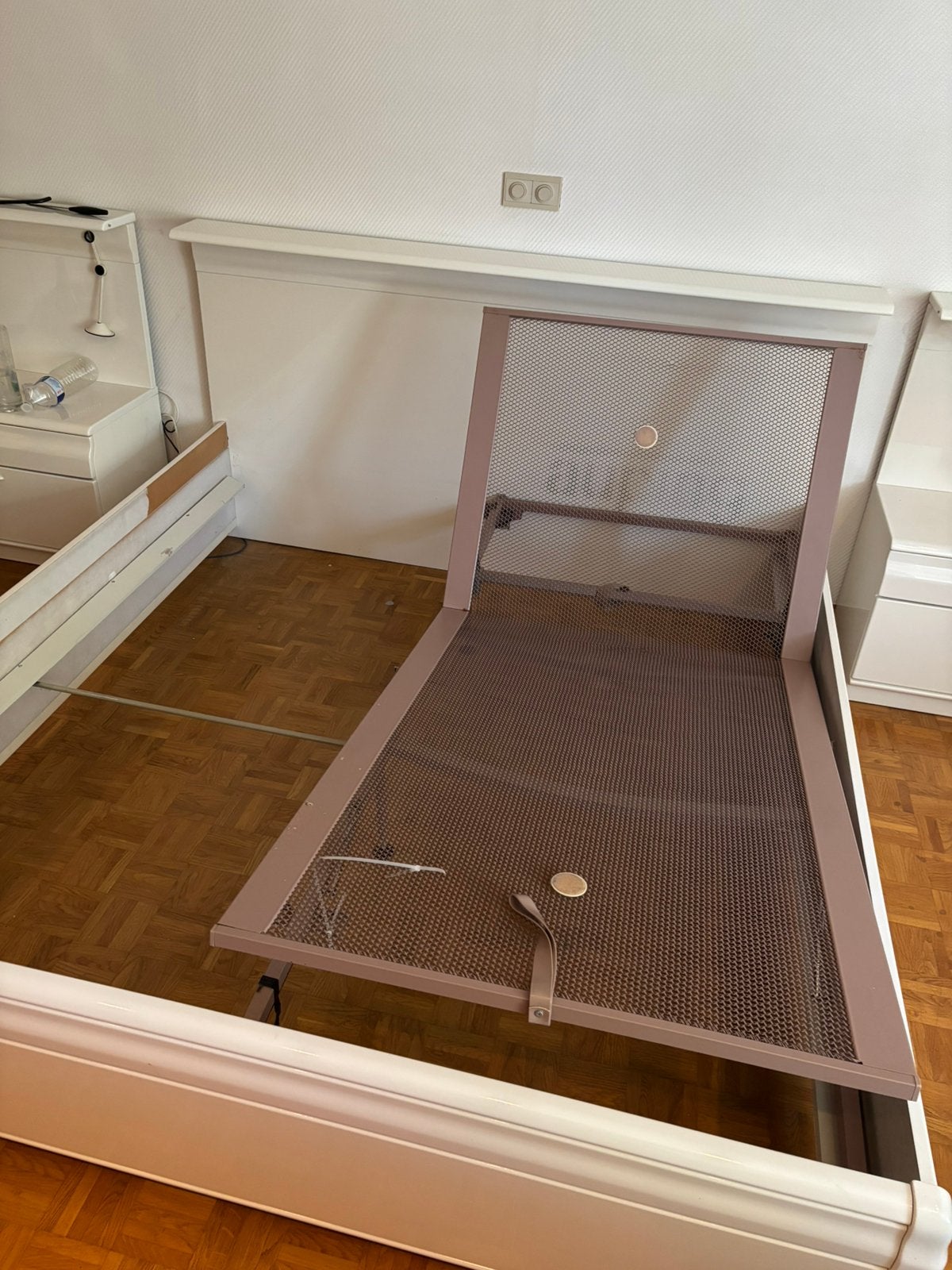 Dubbel bed auping met witte lijst en matras, Huis en Inrichting, Ophalen, Zo goed als nieuw, Verstelbaar