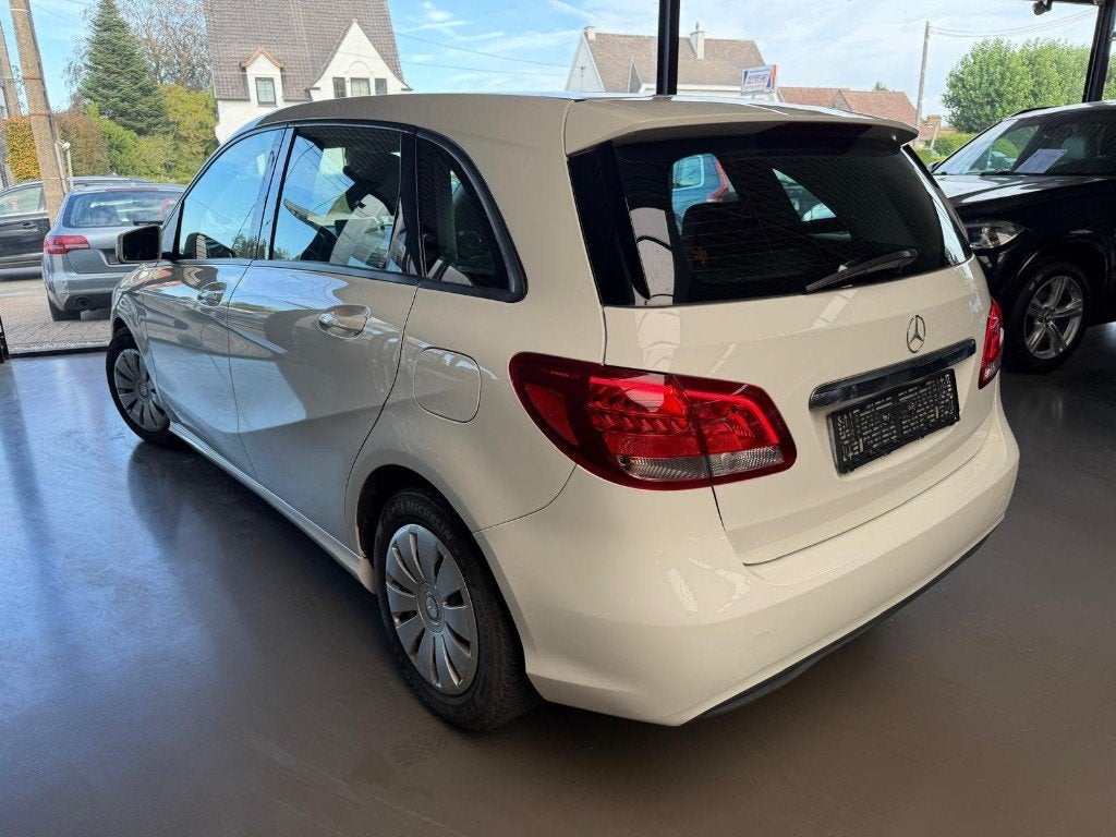Mercedes  B180 cdi *Camera*Sport zetels*Gps, Auto's, Mercedes-Benz, Voorwielaandrijving, 4 cilinders, Wit, Bedrijf