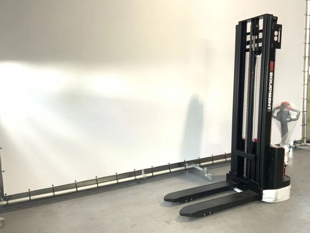 EP ESL-122 LI-ION stapelaar met een hefhoogte van 3,60 meter, Articles professionnels, Machines & Construction | Chariots élévateurs & Transport interne