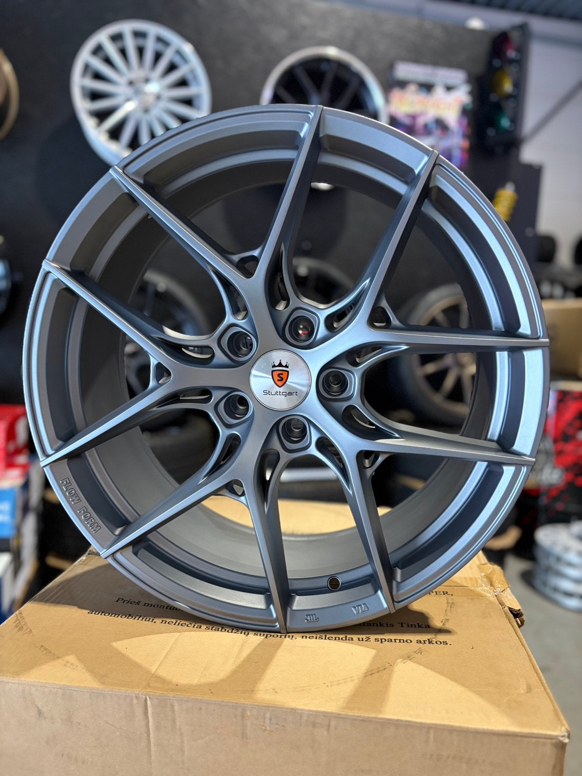 20” stuttgart sf13 matt gunmetal, Ophalen