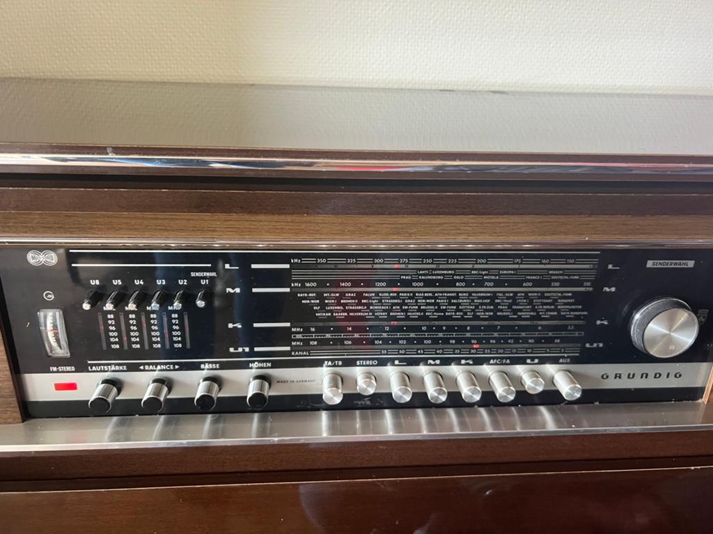 Grundig radio platenspeler uit de jaren 1960, Audio, Tv en Foto, Ophalen, Gebruikt, Radio