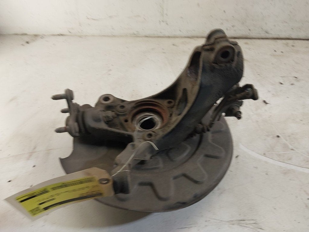 FUSEE RECHTS VOOR Caddy Cargo V (SBA / SBH) (|5R3407256A|), Gebruikt, Volkswagen, Volkswagen AG, Kundenbetreuung@volkswagen.de