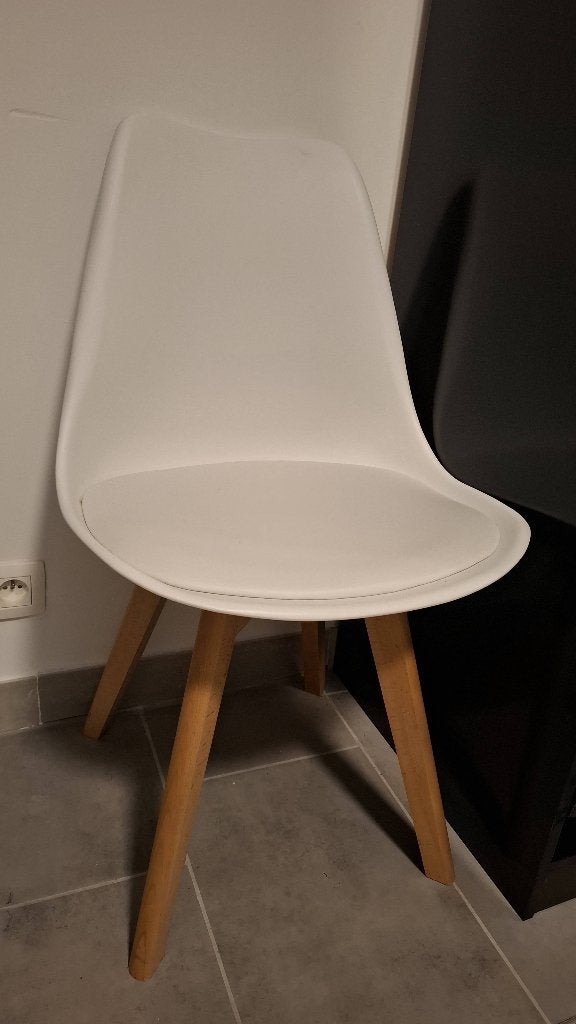 Chaises blanches de salle à manger scandinaves, Bois, Comme neuf, Deux, Enlèvement