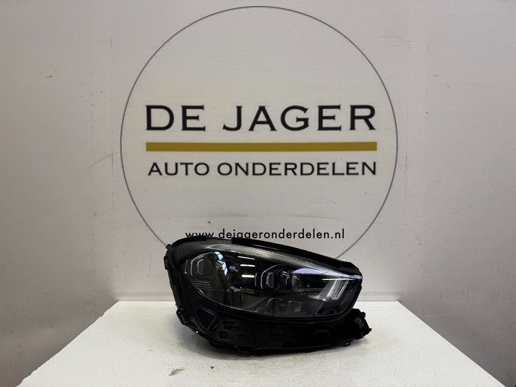 Phare droit Multibeam pour Classe E W213 restyl e A213906041, Mercedes-Benz AG, Mercedes-Benz, Utilisé, Mercedesstrasse 120
70372  Stuttgart, DE