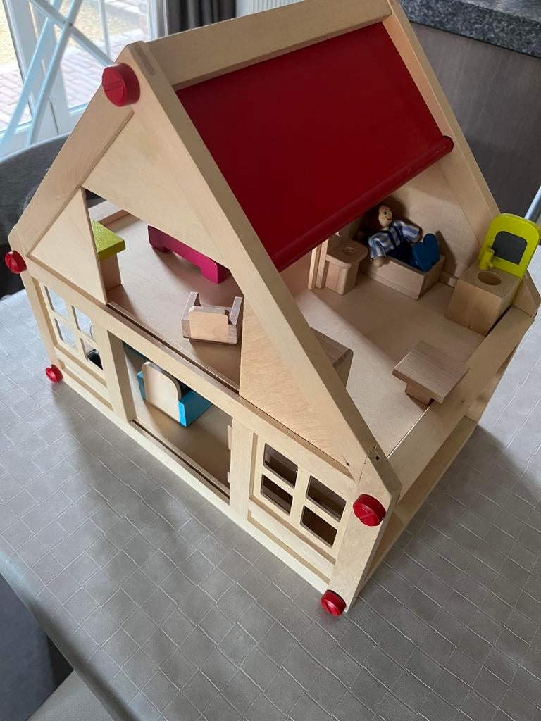 Houten poppenhuis met meubels en poppen, Ophalen, Nieuw, Overige typen