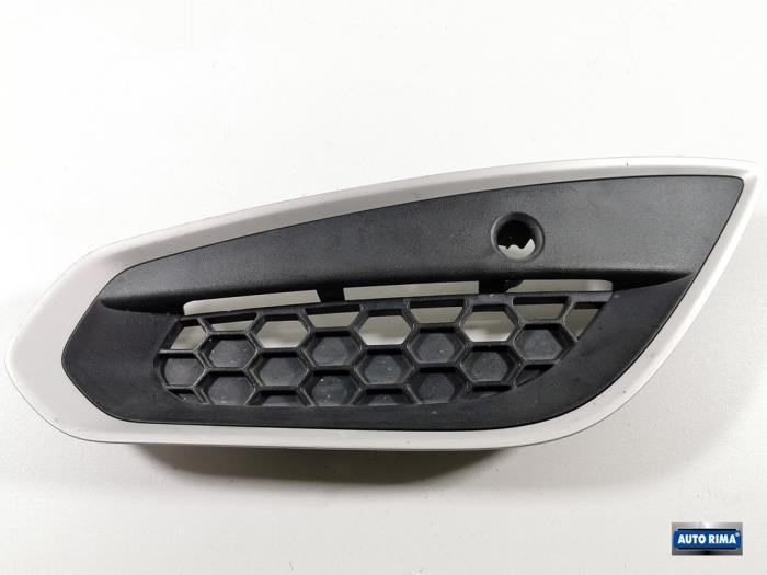 Plaque de protection feu antibrouillard gauche d'un Volvo S6, Autos : Pièces & Accessoires, Éclairage, Volvo, Utilisé, 3 mois de garantie