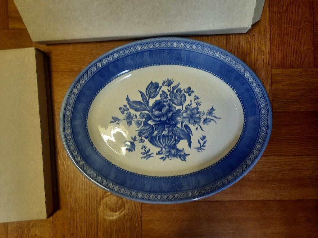 nieuwe mooie keramieken ovalen schotel 31cm Churchill, Huis en Inrichting, Ophalen of Verzenden, Nieuw, Bord(en)