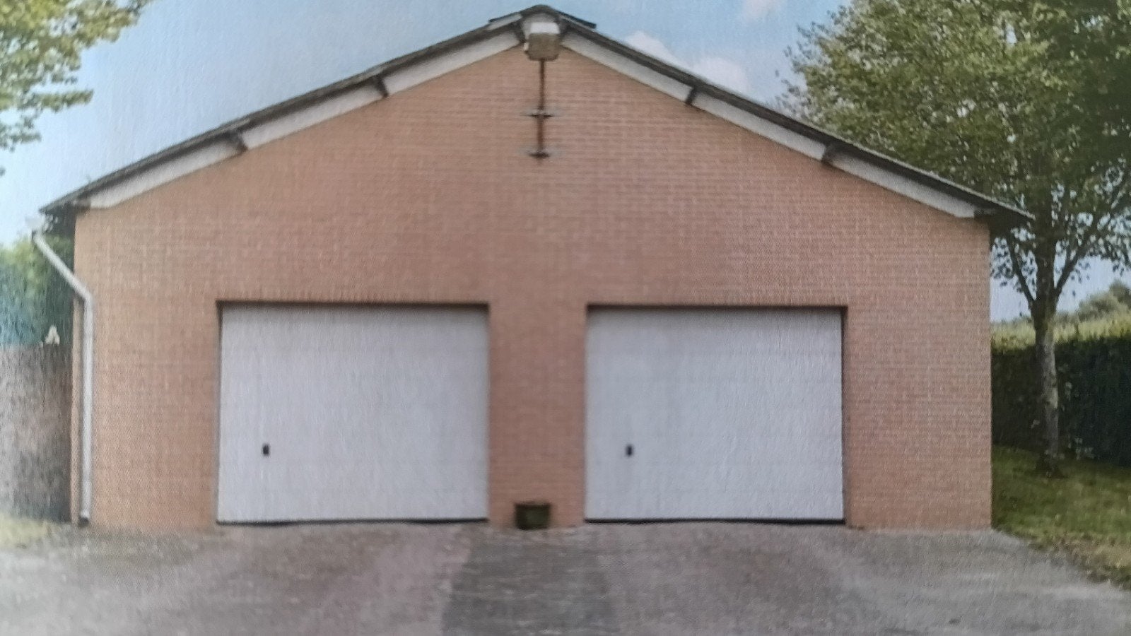 Hormann garagedeur wit houtnerf met elektrische opener, Ophalen, Kunststof, Gebruikt, 120 cm of meer