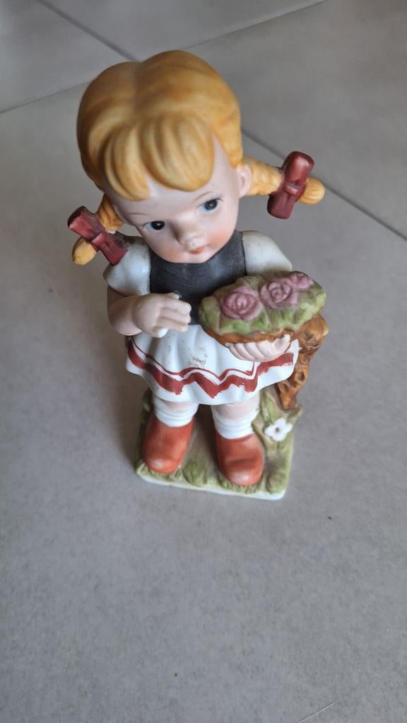 Porselein beeldje, Verzamelen, Ophalen of Verzenden, Gebruikt, Hummel