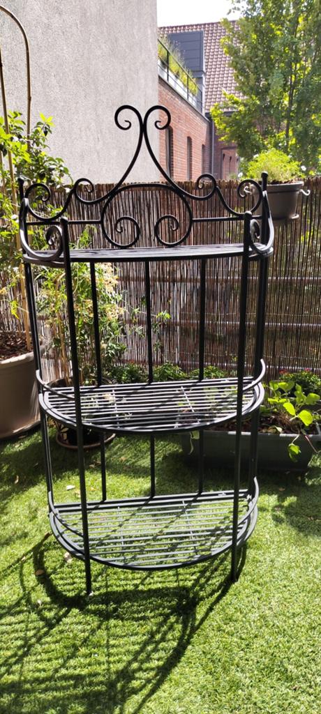 Étagères jardin ou décoration