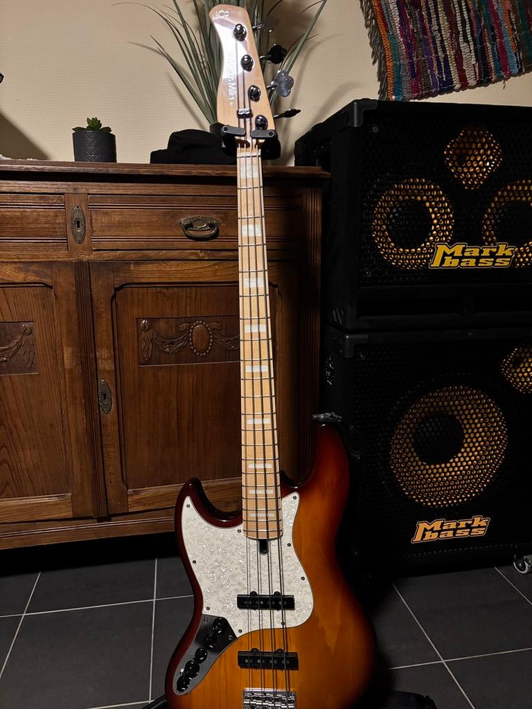 Linkshandige Marcus Miller Sire V7 swamp ash, Muziek en Instrumenten, Snaarinstrumenten | Gitaren | Bas, Zo goed als nieuw, Ophalen