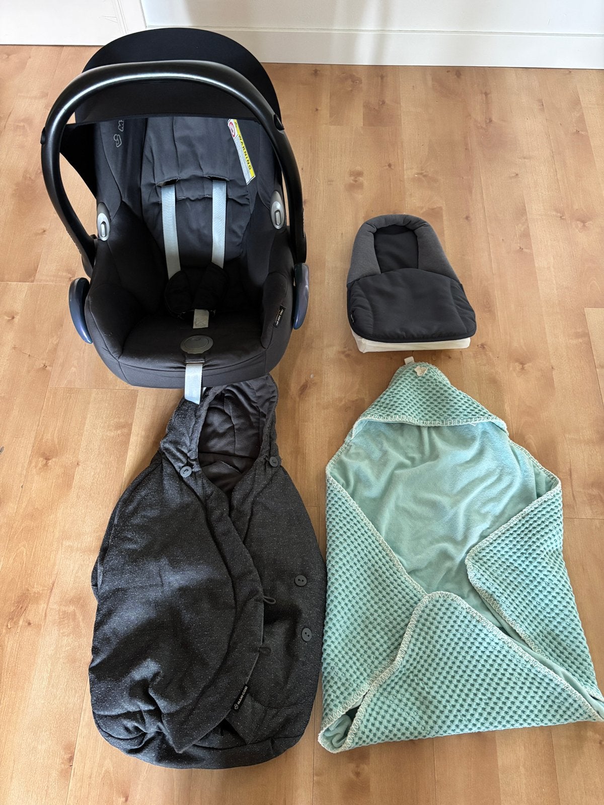 Maxi cosi met newborn inleg en twee dekentjes, Kinderen en Baby's, Autostoeltjes, Gebruikt, Maxi-Cosi, 0 t/m 13 kg, Isofix, Ophalen