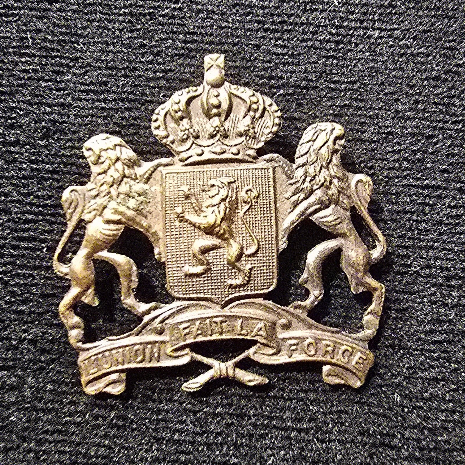 Militaire badge Belgisch Congo België kepi koloniale helm, Verzamelen, Ophalen of Verzenden