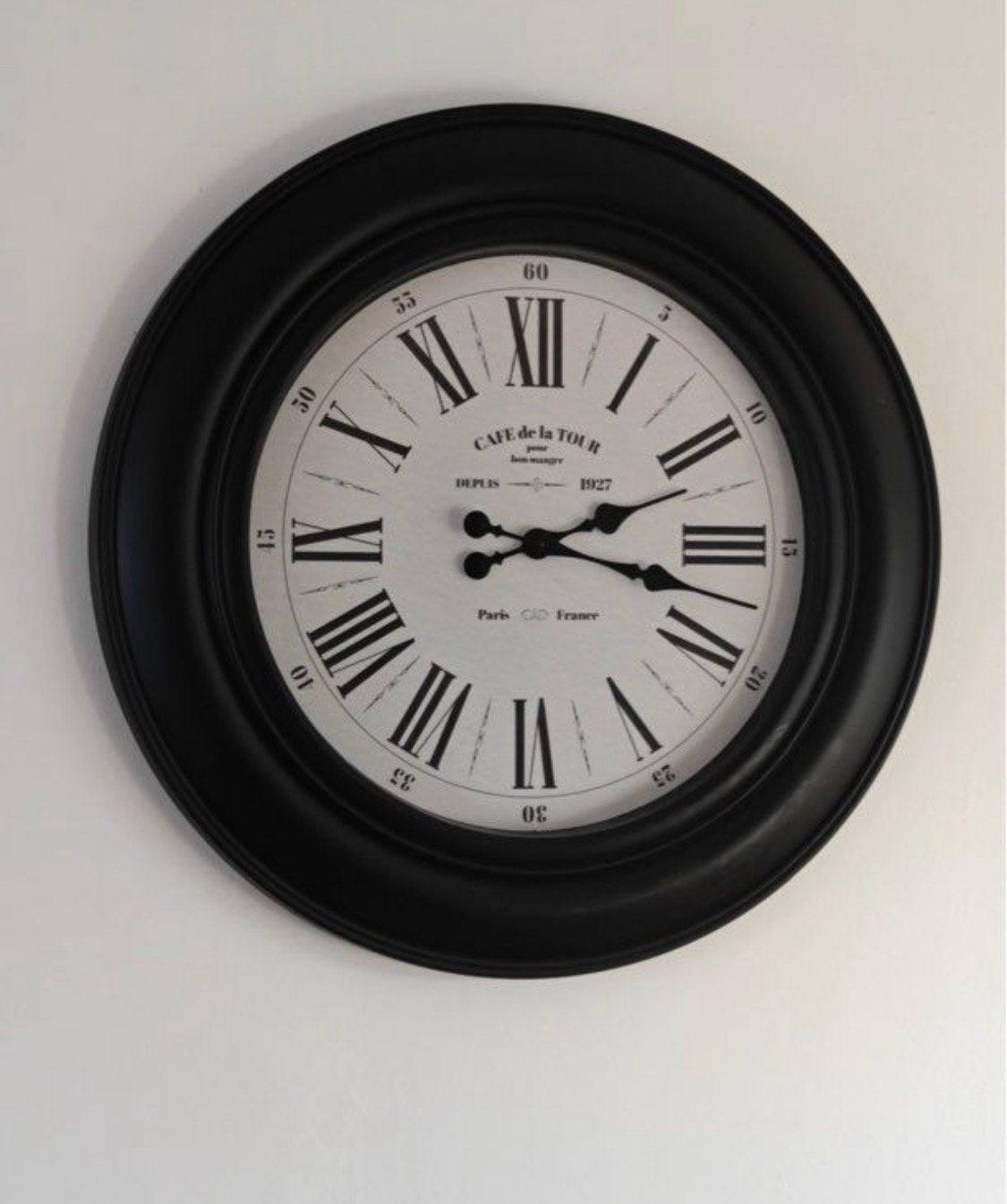 Horloge murale géante style vintage / bistrot, Comme neuf, Industriel, Enlèvement, Beige