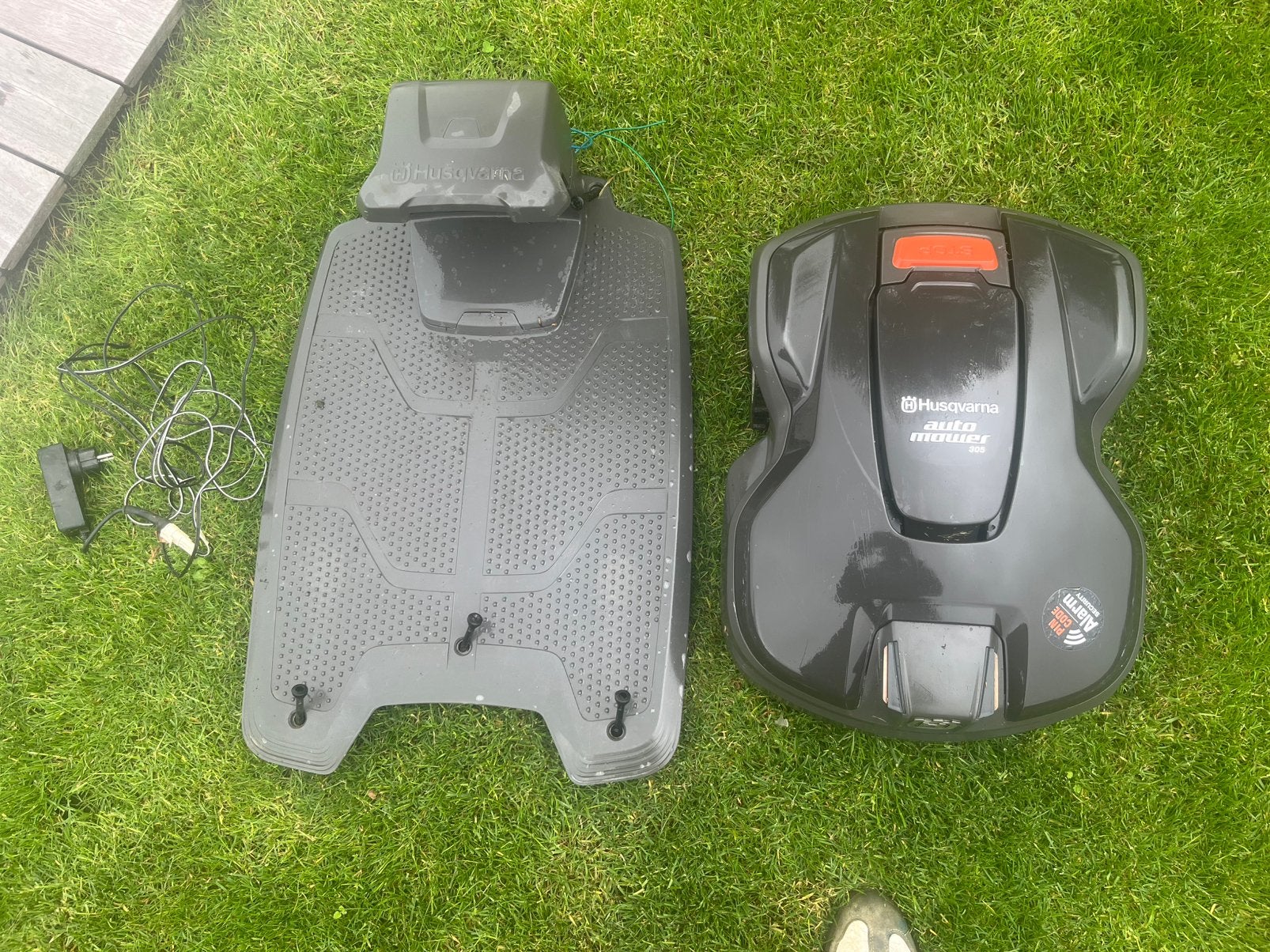 Robot maaier husqvarna 305, Tuin en Terras, Robotmaaiers, Ophalen, Zo goed als nieuw