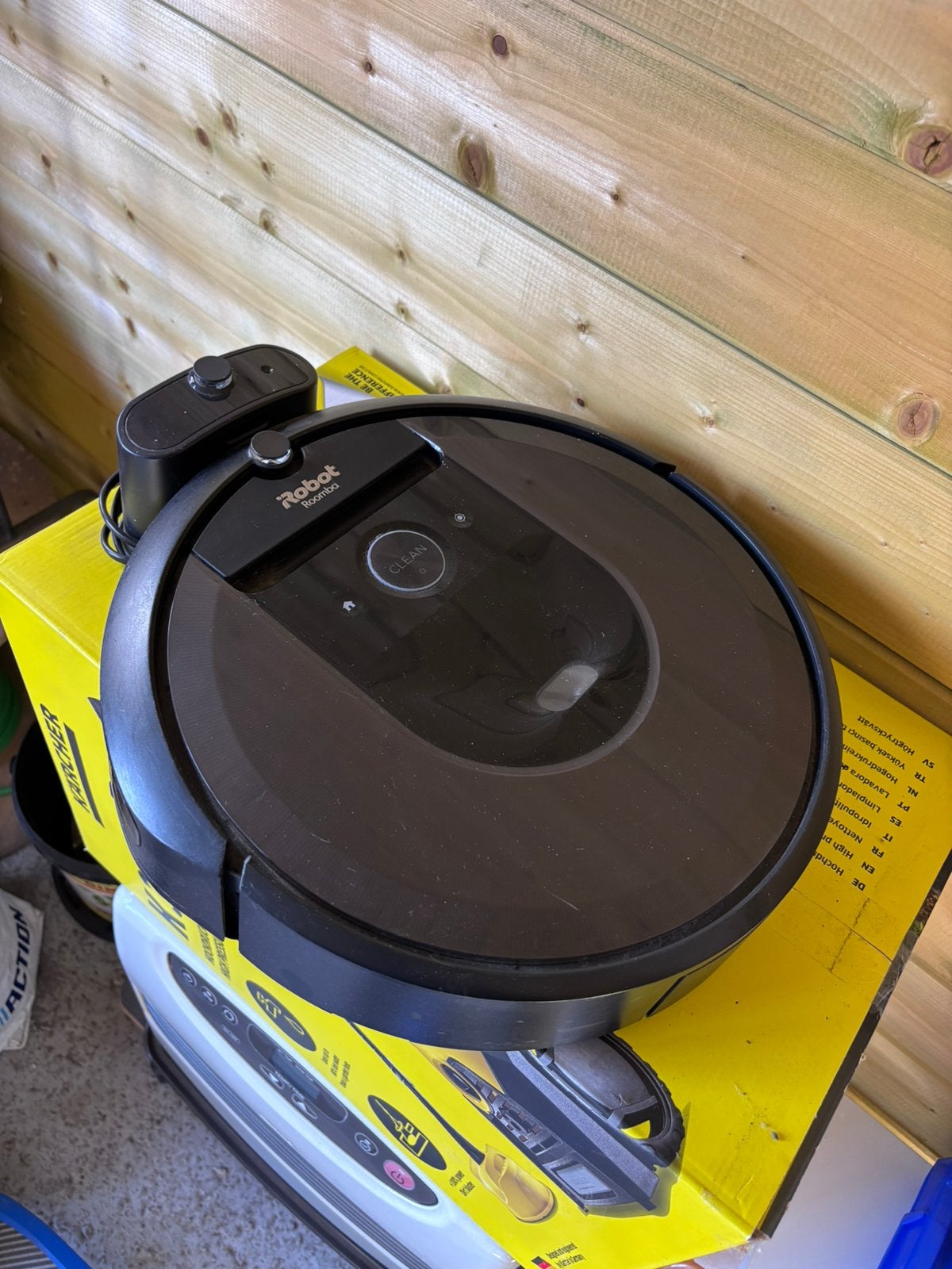 Robot stofzuiger, Elektronische apparatuur, Ophalen, Zo goed als nieuw