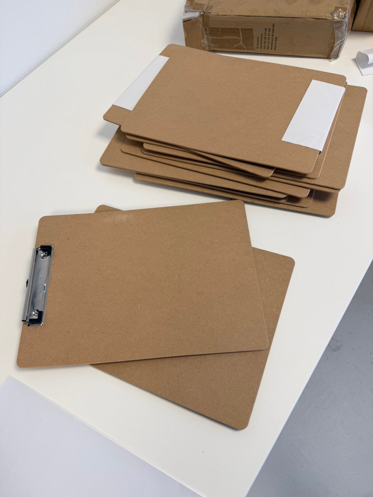 12x A4 Klembord Hardboard Nieuw Met Metalen Klem clipboard, Ophalen of Verzenden, Nieuw
