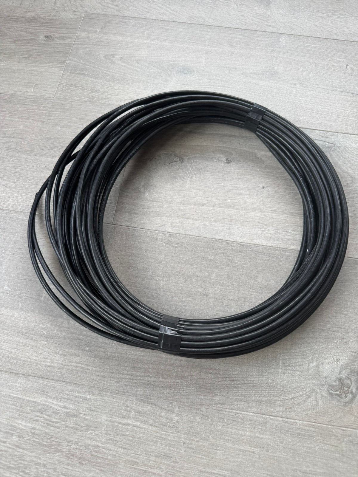26meter Netwerkkabel voor buiten | Cat6 U/UTP, TV, Hi-fi & Vidéo, Câbles audio & Câbles de télévision, Enlèvement, Comme neuf