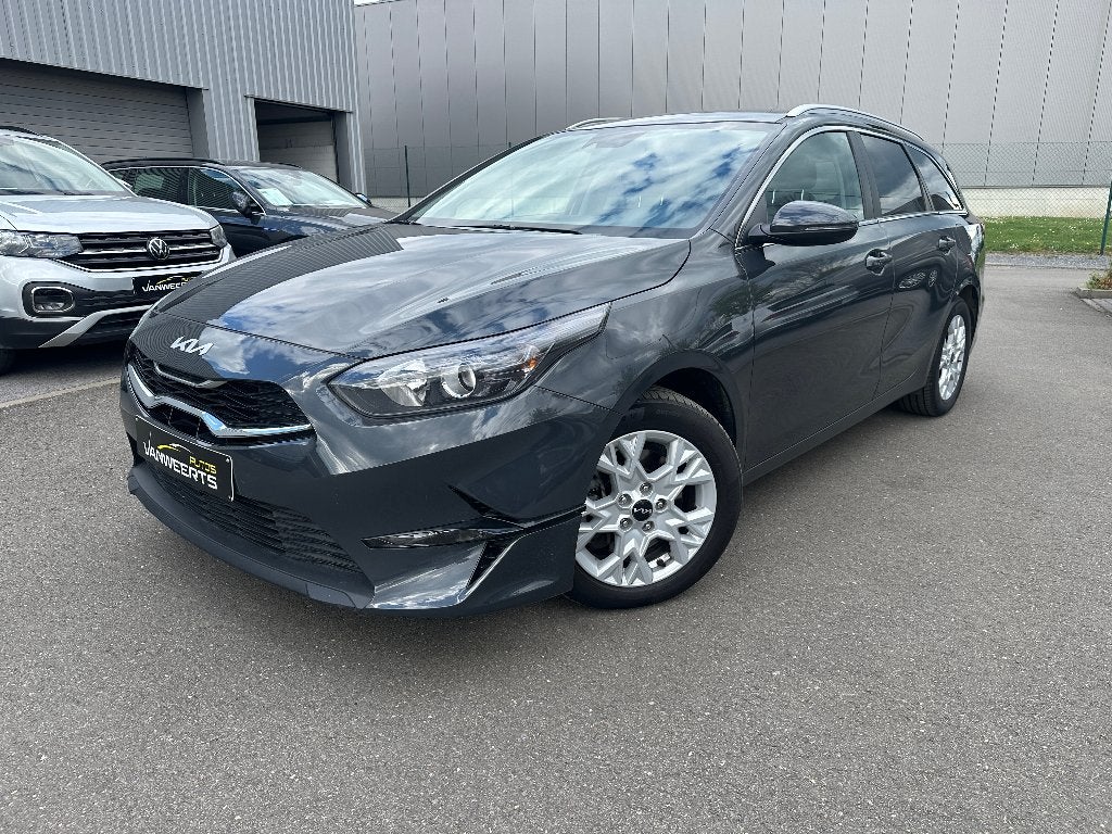 Kia Ceed SW benzine, 11/2023 CARPLAY/ CAMERA, Autos, Kia, 121 g/km, Argent ou Gris, Euro 6, Entreprise