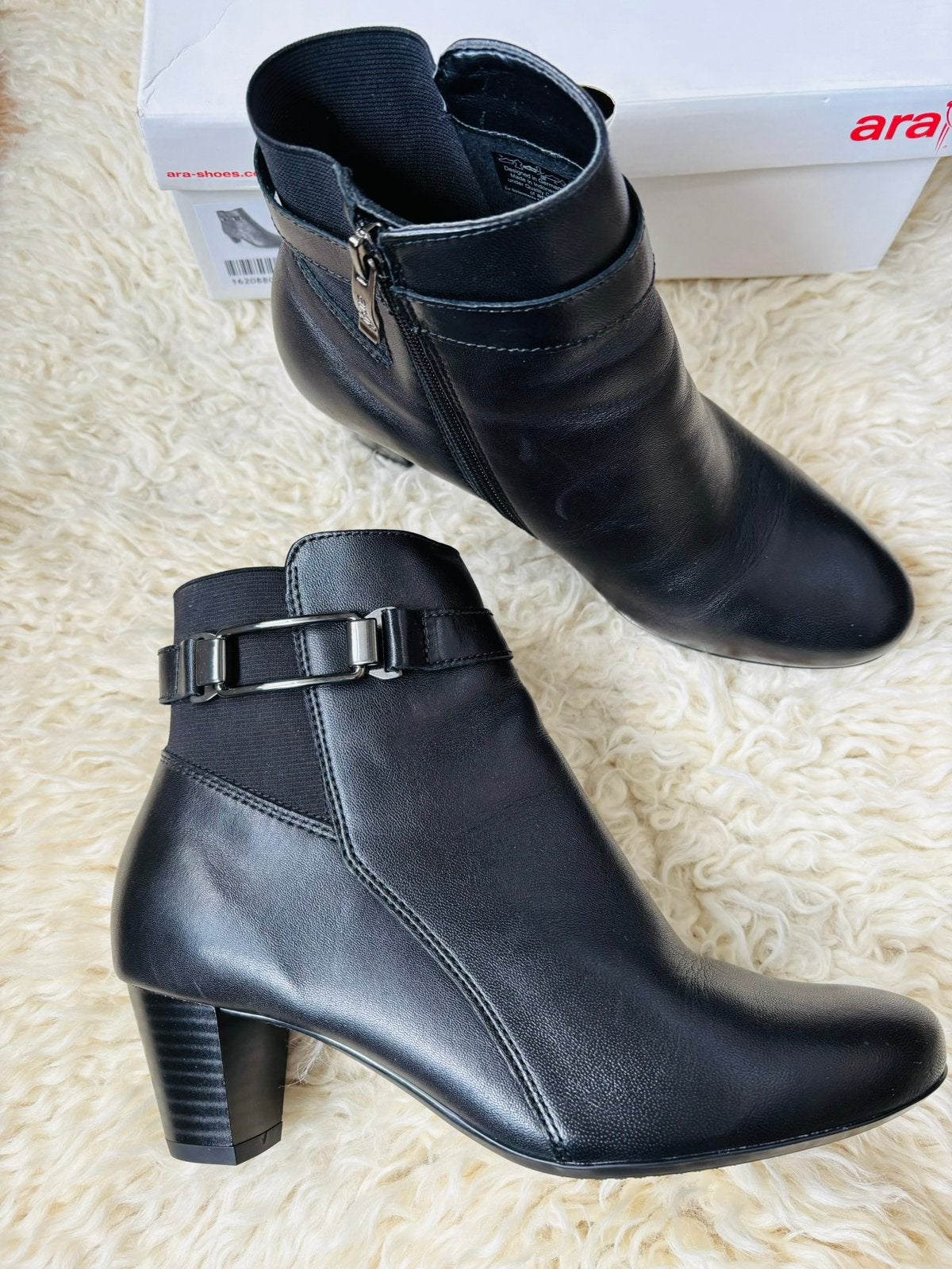 Nouvelles bottines à talons noires d'Ara en taille 36, Neuf, Enlèvement ou Envoi, Boots et Botinnes, Noir