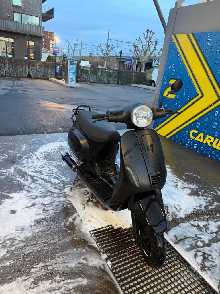 Neko azzurro, Fietsen en Brommers, Ophalen