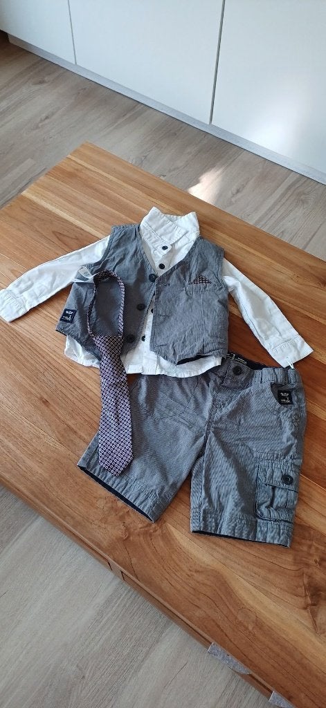 Ensemble de cérémonie garçon taille 18 mois, Enfants & Bébés, Vêtements de bébé | Taille 86, Garçon, Ensemble, C&a, Comme neuf