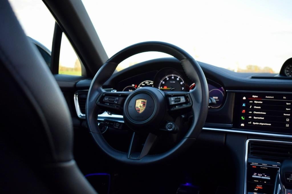 Porsche Panamera 4 E-Hybrid Platinum Edition, HUD/SportDesig, Automaat, 4 zetels, 340 kW, Zwart