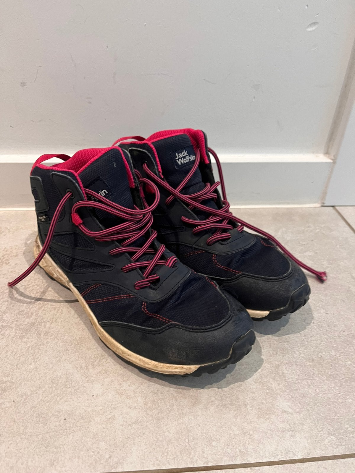 Wandelschoen jack wolfskin 37, Ophalen, Gebruikt, Meisje, Schoenen