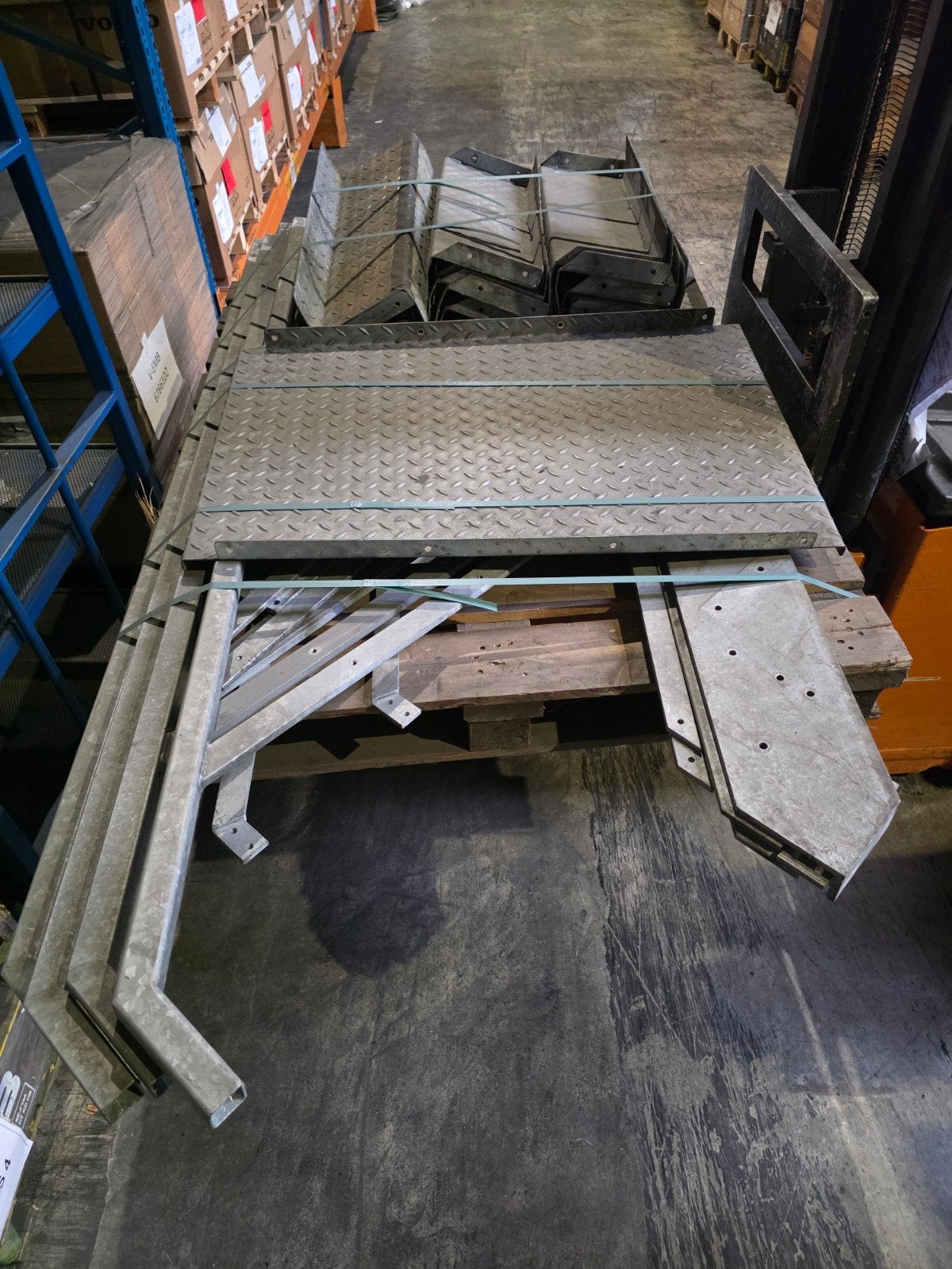 Industriële verzinkte trap, 8 treden, Ophalen
