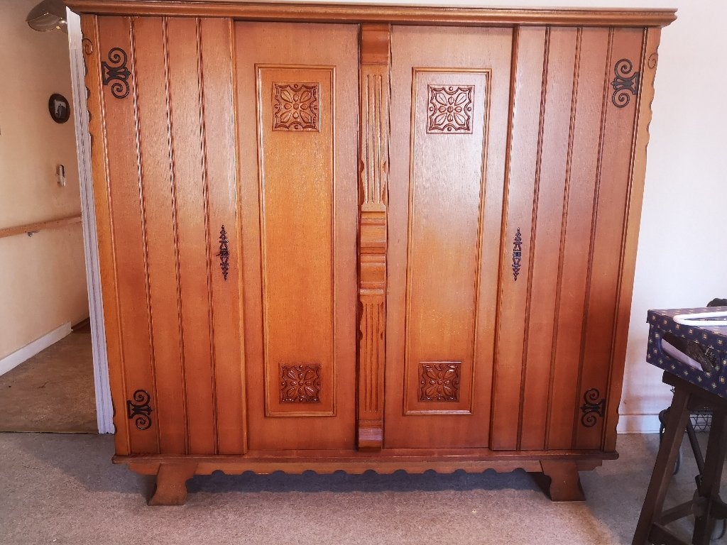 Kleerkast 4 deuren 188 cm hoog, Ophalen