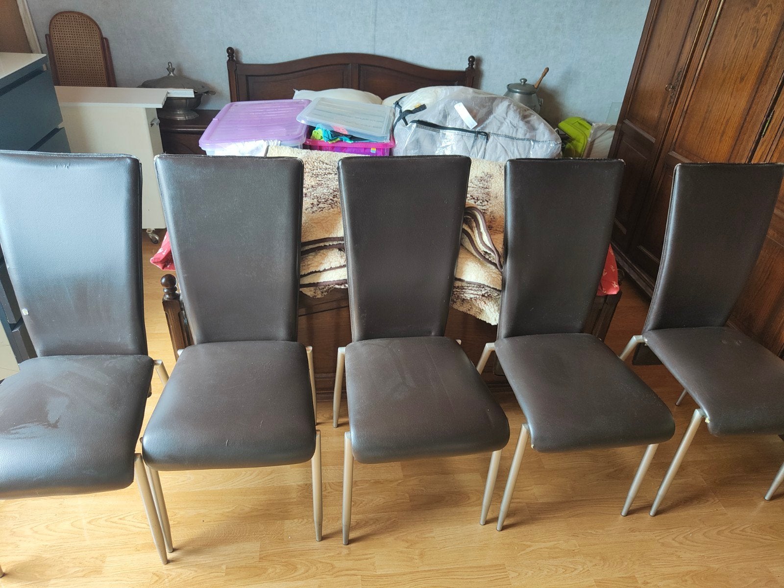 5 chaises à donner