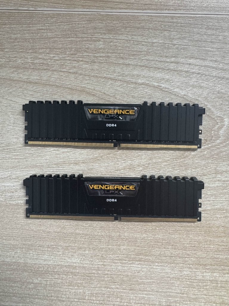 Corsair Vengeance DDR4 2x8GB 3200MHz, Computers en Software, RAM geheugen, Ophalen, DDR4, Zo goed als nieuw, Desktop