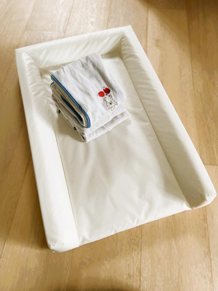 VÄDRA aankleedkussen inclusief 3 hoezen, Enfants & Bébés, Bains & Soins, Autres marques, Enlèvement ou Envoi, Utilisé, Standard