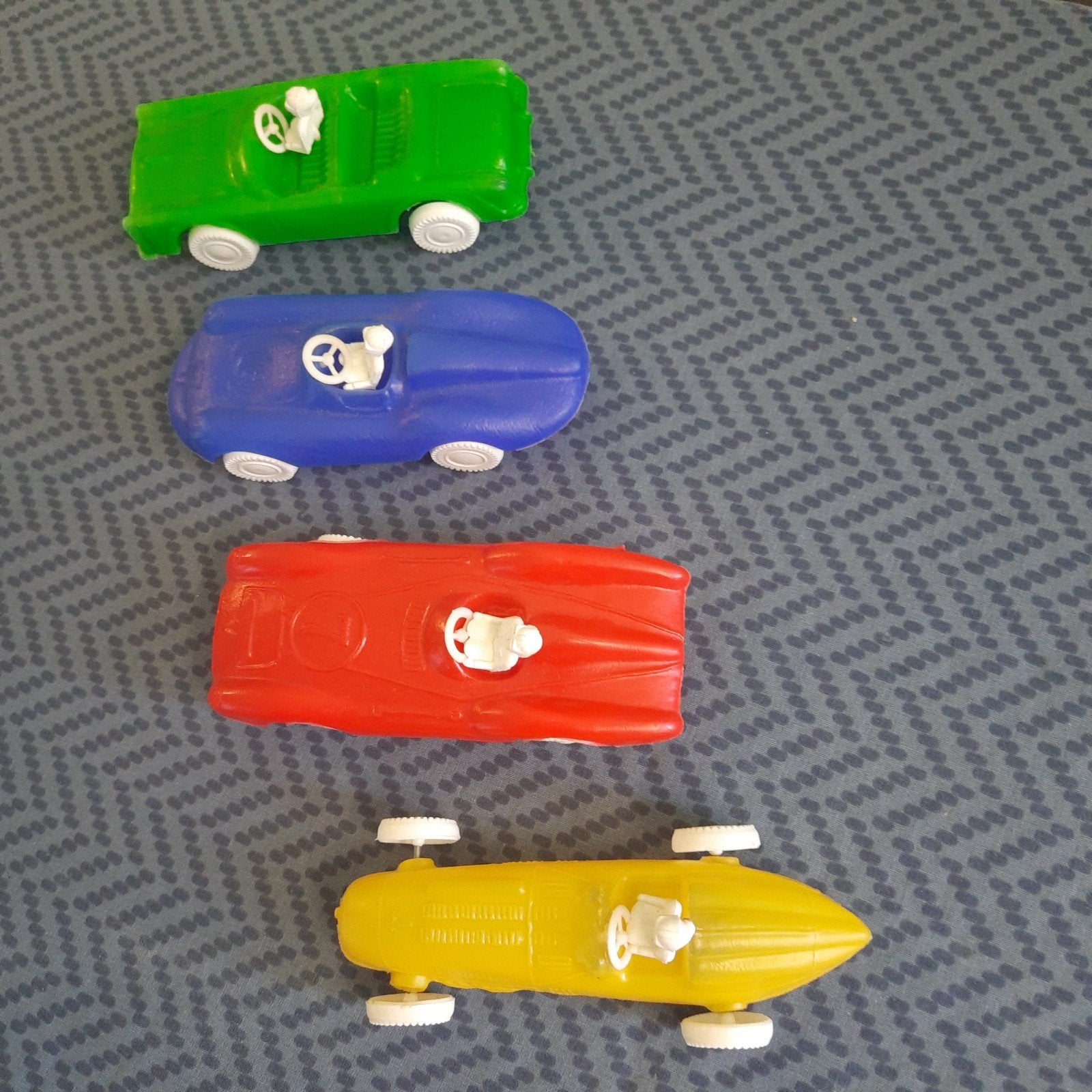 VINTAGE PLASTIC*ca.1:30*4 RACE AUTO´s*HONG KONG*ONBESPEELD*, Ophalen, Nieuw, Auto, Overige merken