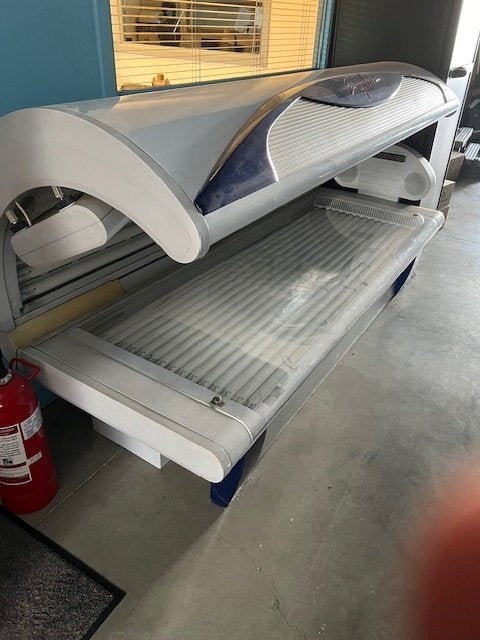 zonnebank Ergoline, Enlèvement, Solarium visage